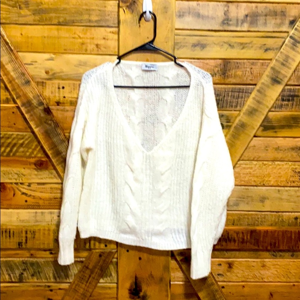 White cable knit sweater Small
